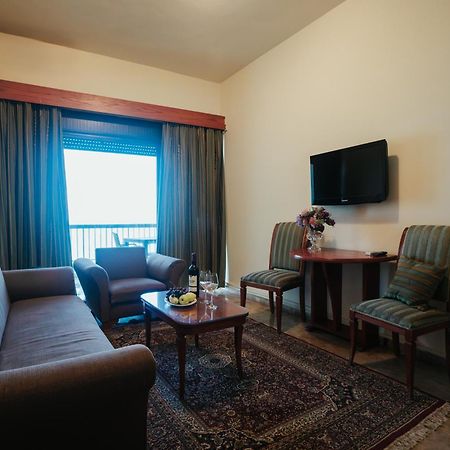 Holiday Suites Hotel & Beach Resort Jounieh Eksteriør bilde