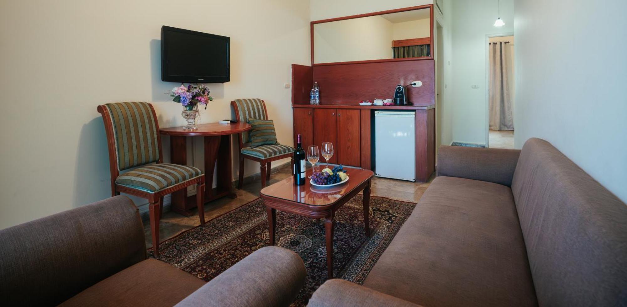 Holiday Suites Hotel & Beach Resort Jounieh Eksteriør bilde