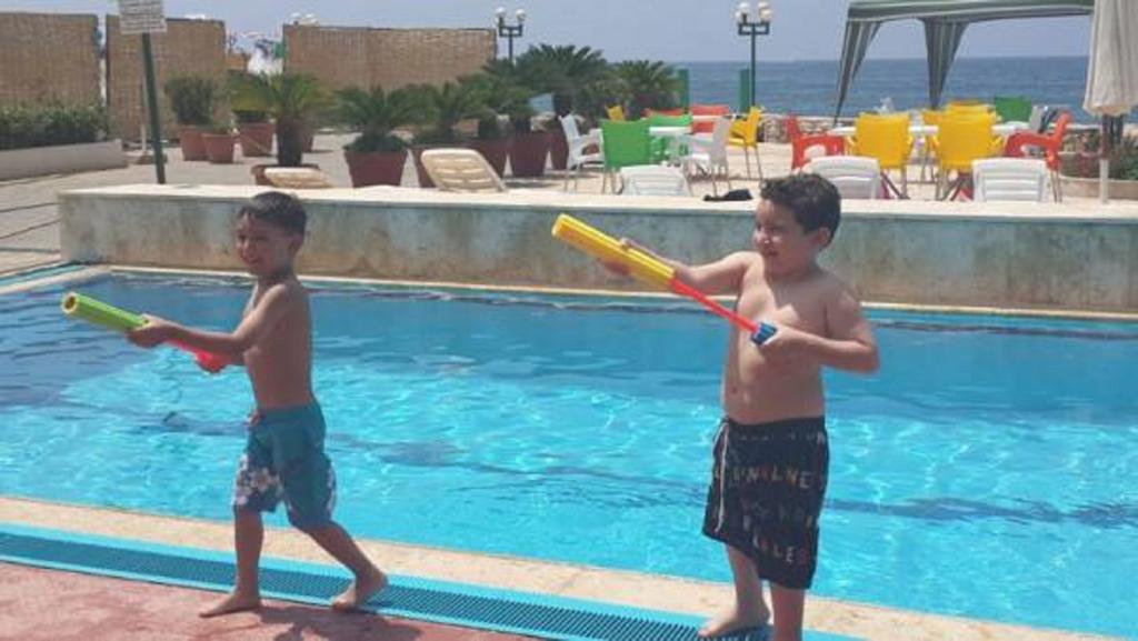 Holiday Suites Hotel & Beach Resort Jounieh Eksteriør bilde