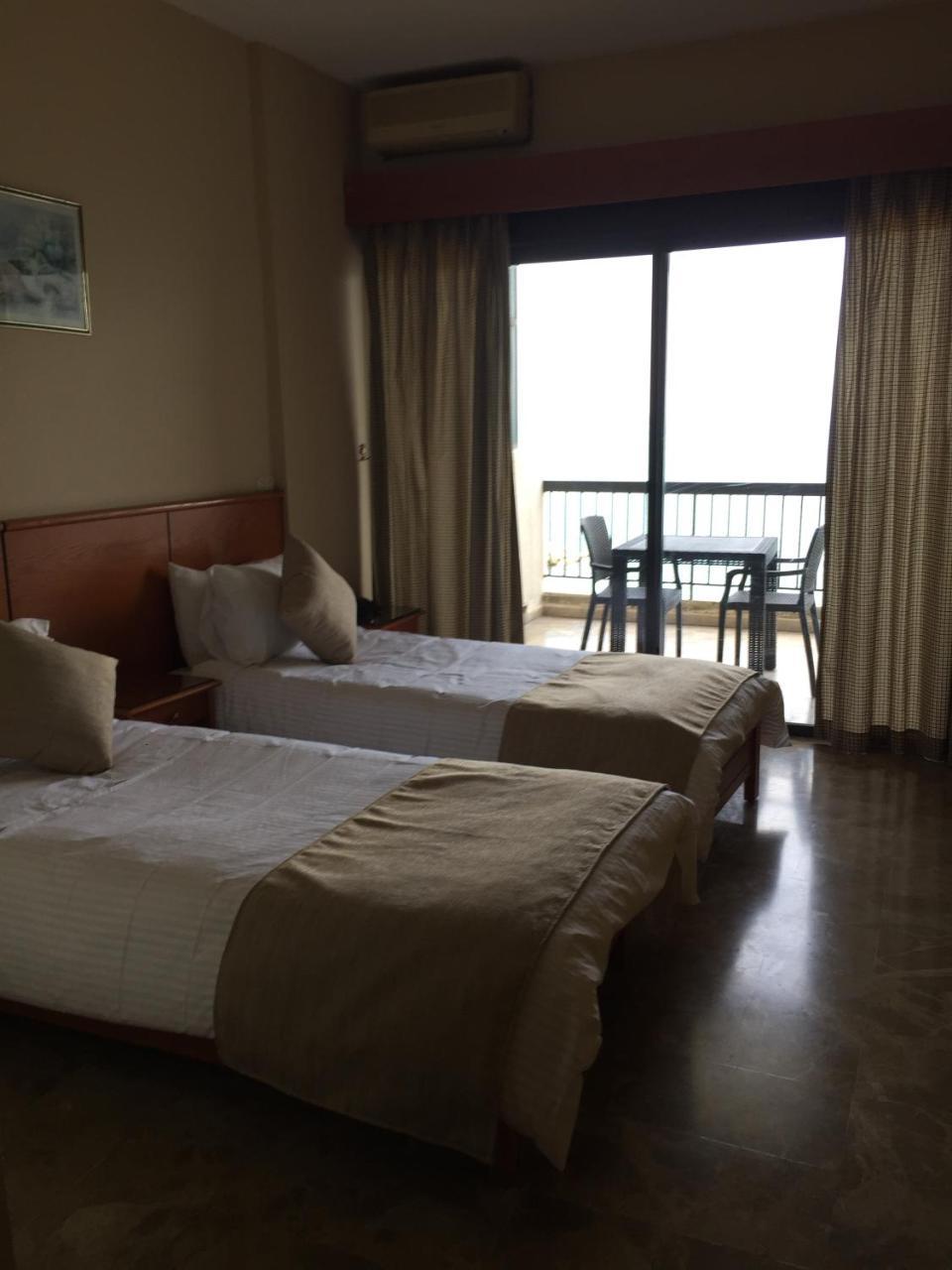 Holiday Suites Hotel & Beach Resort Jounieh Eksteriør bilde