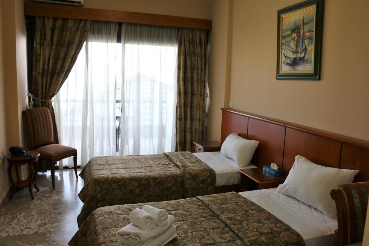 Holiday Suites Hotel & Beach Resort Jounieh Eksteriør bilde