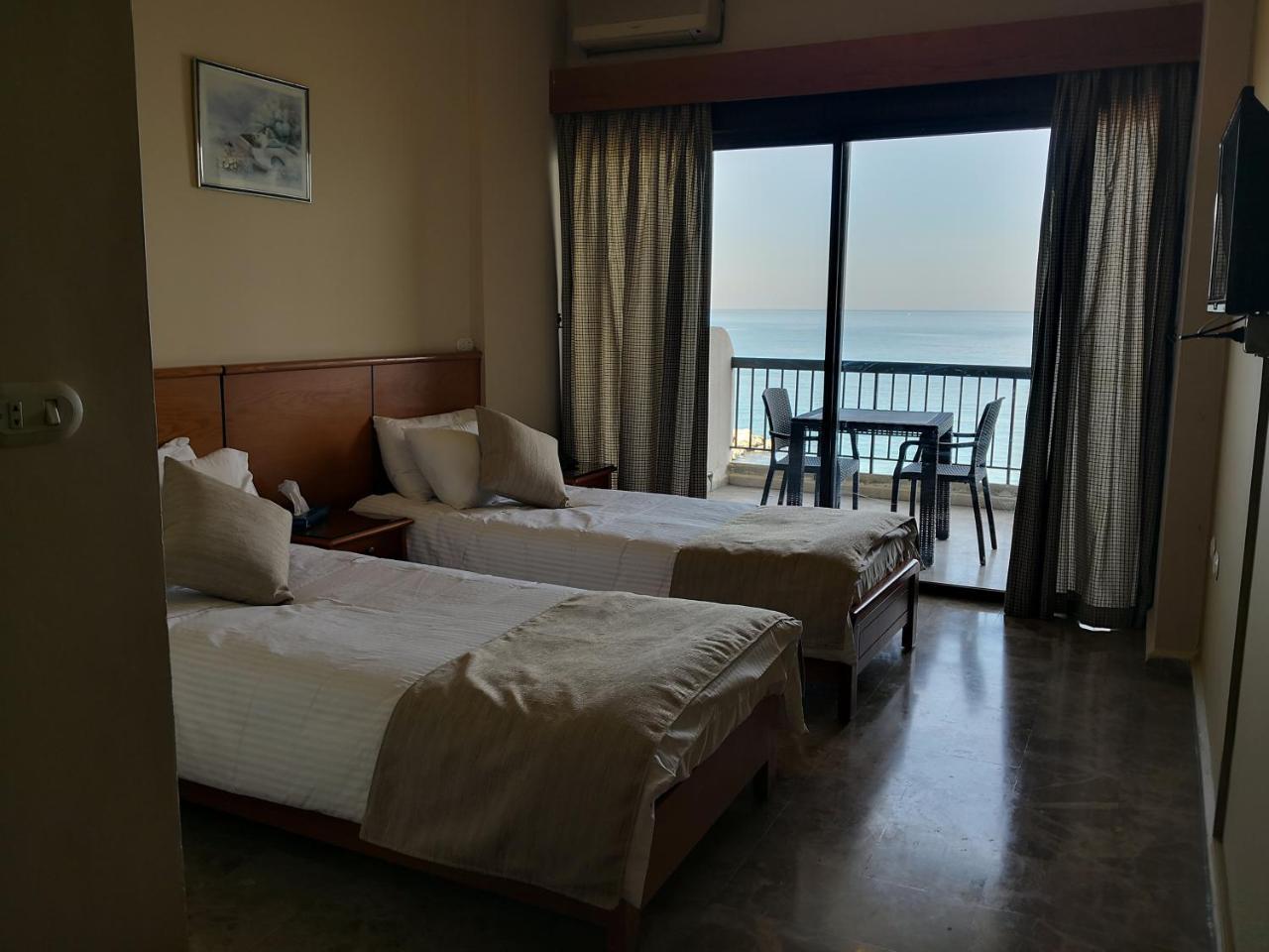 Holiday Suites Hotel & Beach Resort Jounieh Eksteriør bilde