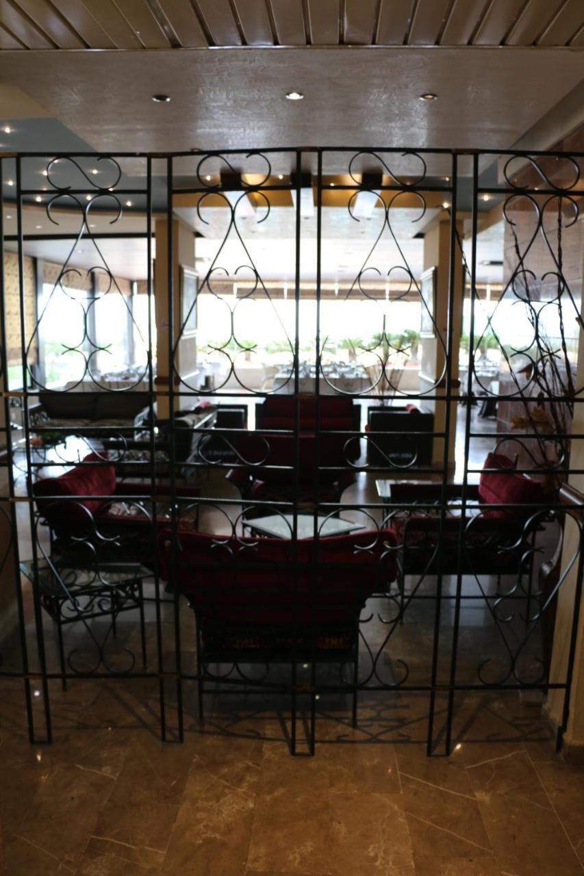 Holiday Suites Hotel & Beach Resort Jounieh Eksteriør bilde