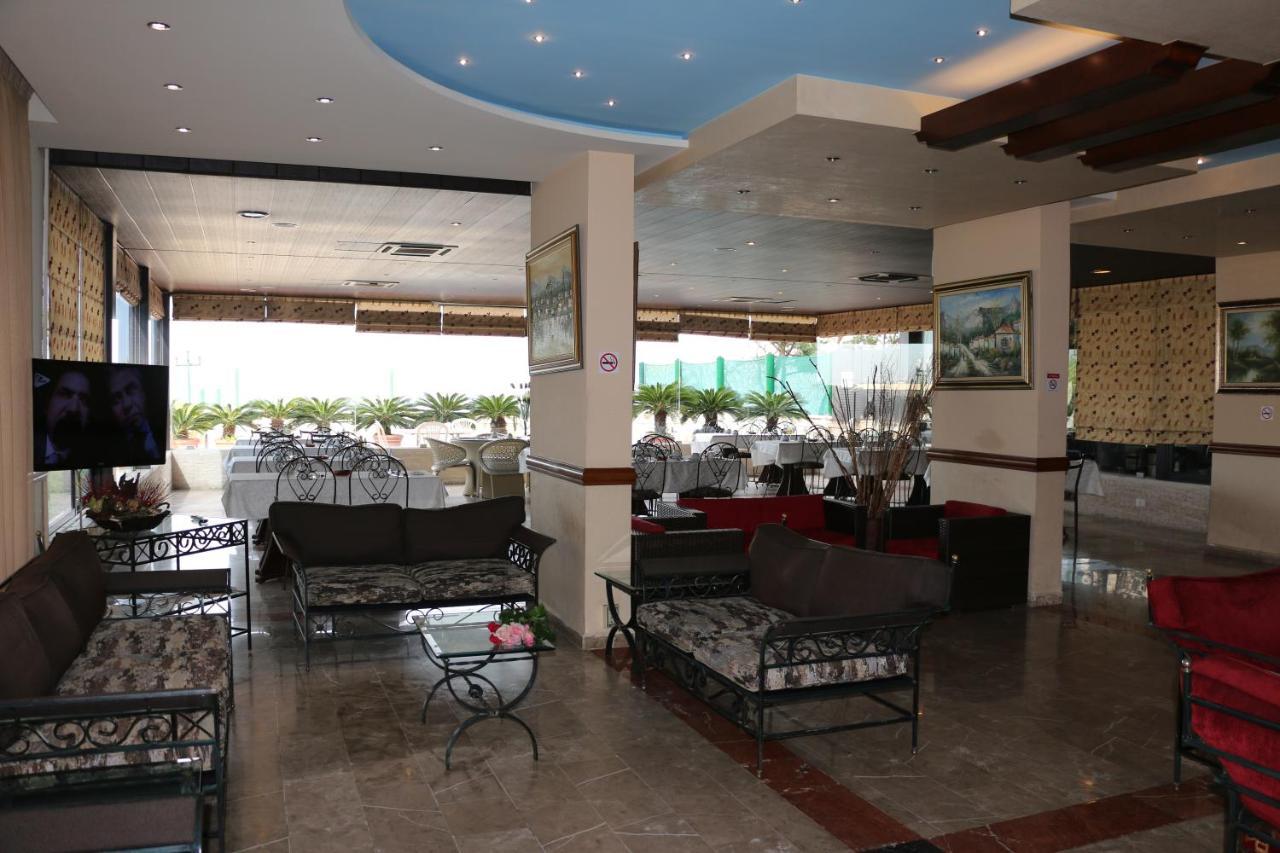 Holiday Suites Hotel & Beach Resort Jounieh Eksteriør bilde