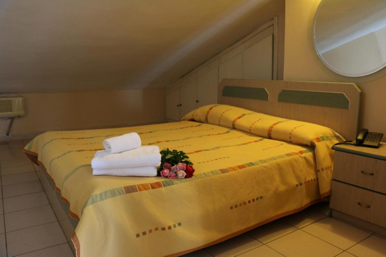 Holiday Suites Hotel & Beach Resort Jounieh Eksteriør bilde