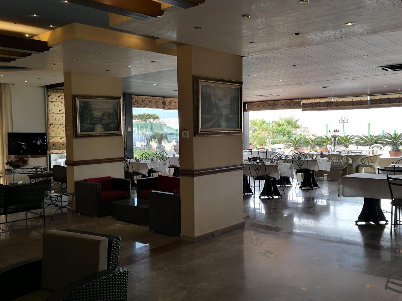 Holiday Suites Hotel & Beach Resort Jounieh Eksteriør bilde