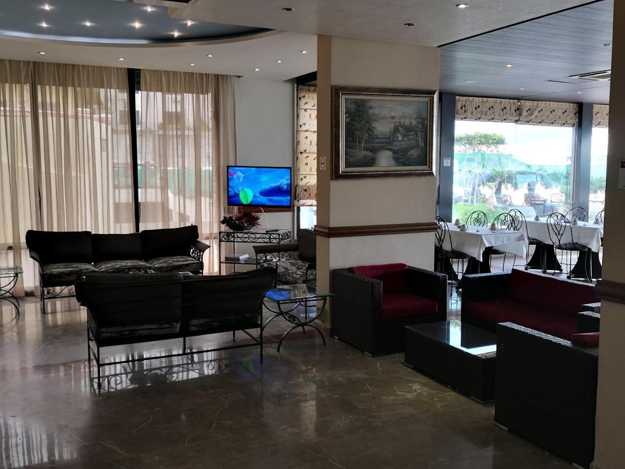 Holiday Suites Hotel & Beach Resort Jounieh Eksteriør bilde
